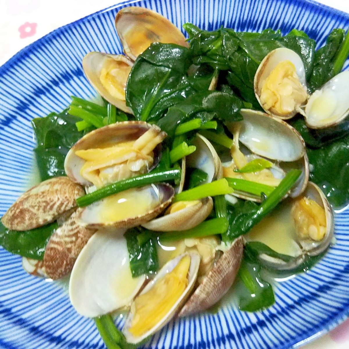 あさりとほうれん草のにんにくバター醤油蒸し レシピ 作り方 By Aoi 楽天レシピ